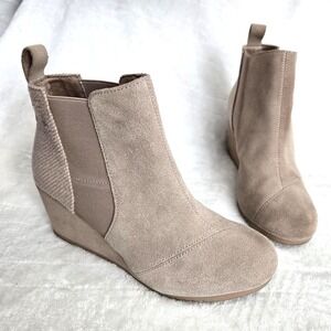 Toms Bailey Women's Wedge Ankle Boots Sz 9 Oatmeal Suede Casual Pull on‎ Botties